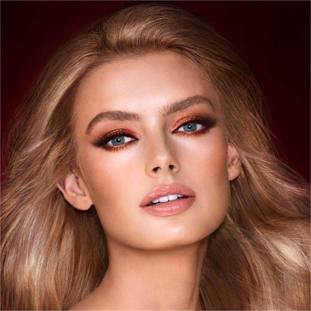 Charlotte Tilbury The Bella Sophia Look- Light-Medium